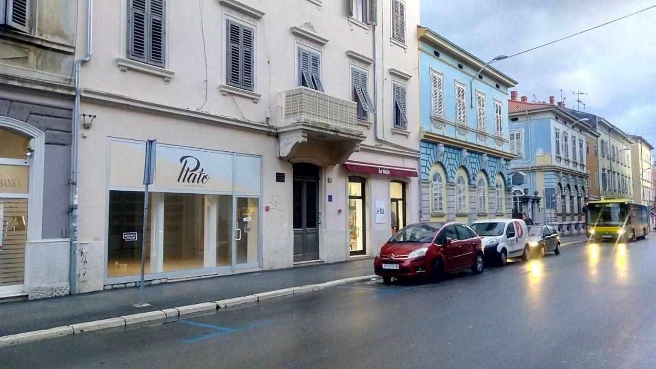 Studio In Pula Center ภายนอก รูปภาพ