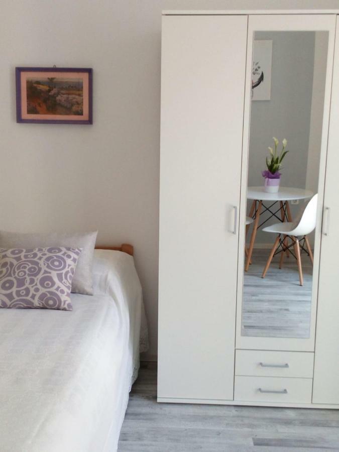 Studio In Pula Center ภายนอก รูปภาพ